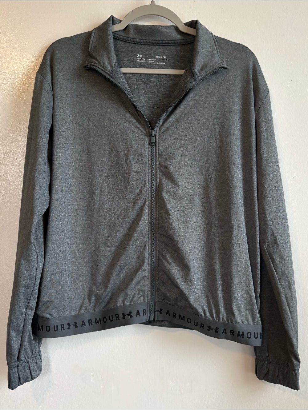 Under Armour HeatGear Women’s Gray Size M Full Zip Jacket Loose Fit Long Sleeve